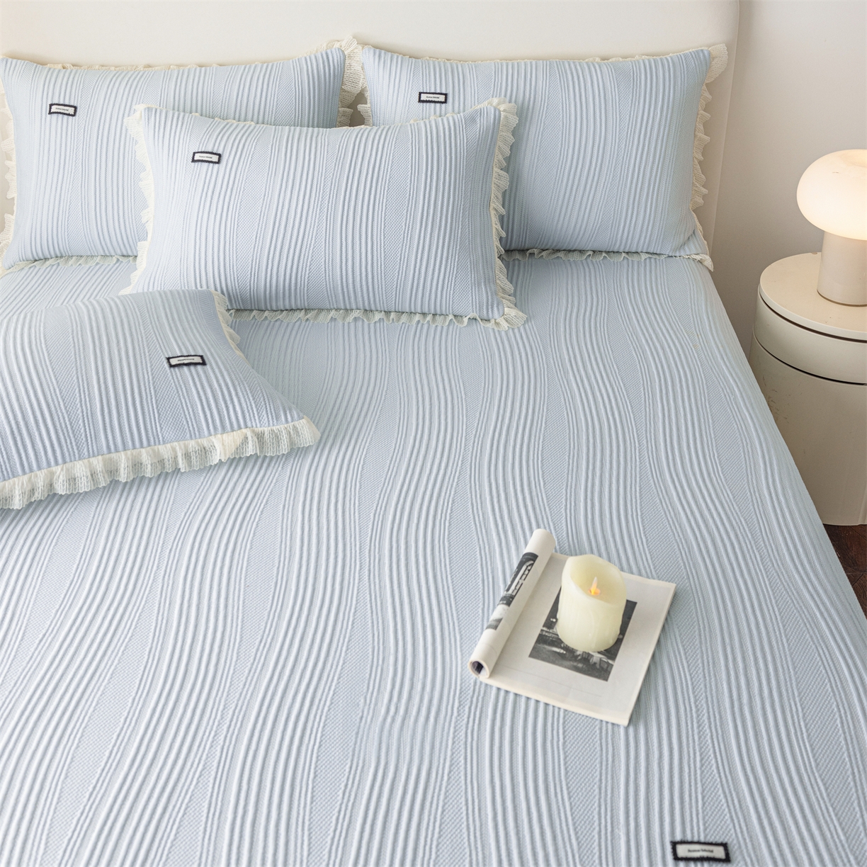 91家纺网 家纺一手货源 找家纺 赛丽雅 2026春夏新款480克A类PE聚乙烯提花冰豆豆凉感床裙款凉席三件套席子空调软席 小蛮腰-蓝