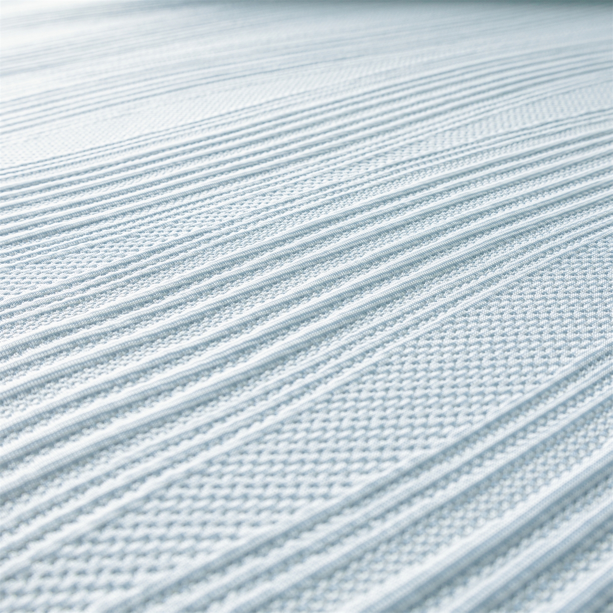 91家纺网 家纺一手货源 找家纺 赛丽雅 2026春夏新款480克A类PE聚乙烯提花冰豆豆凉感床裙款凉席三件套席子空调软席 小蛮腰-蓝