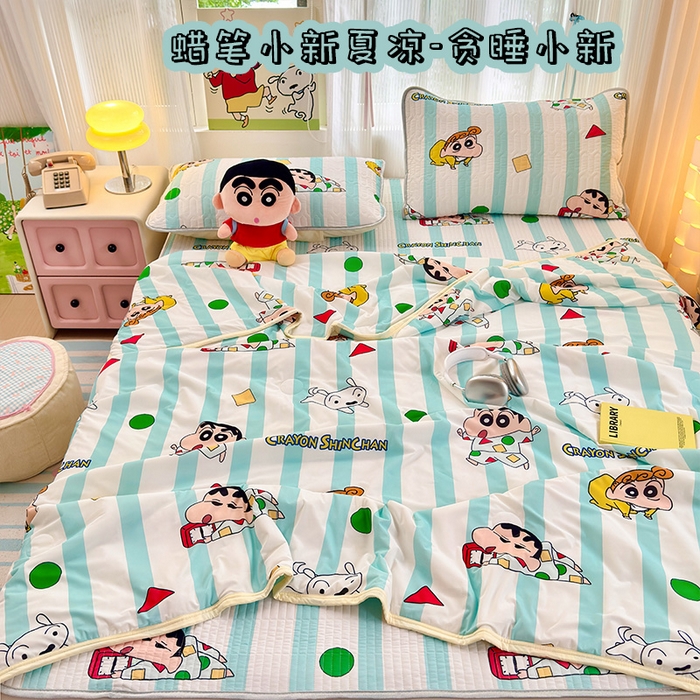 91家纺网 家纺一手货源 找家纺 （总）桃子家居 2026新款A类蜡笔小新授权数码印花小冰皮仿锦氨凉感凉席夏被组合夏被四件套