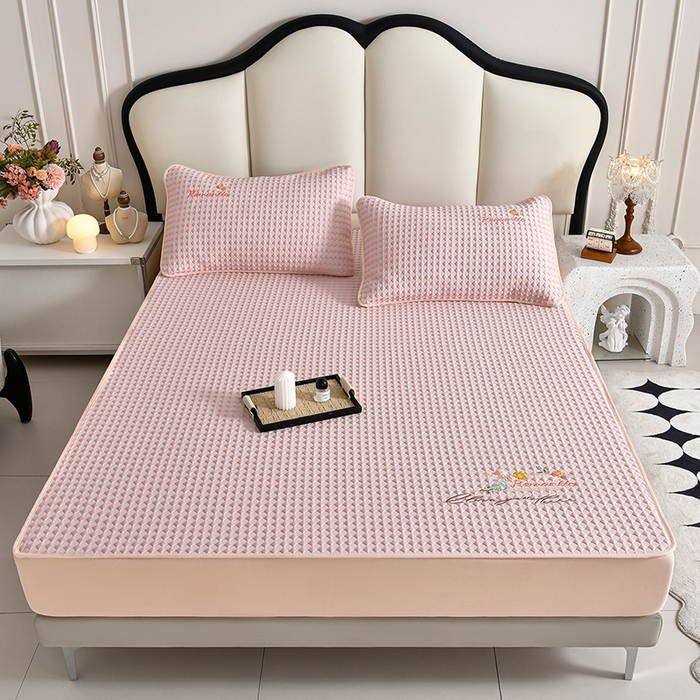 91家纺网 家纺一手货源 找家纺 畅畅家纺 2026新款聚乙烯中分子凉感冰感凉豆豆凉席席子床裙三件套-欧式伴夏 幸运草-灰