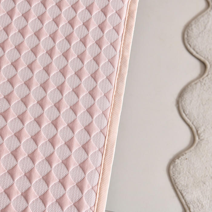 91家纺网 家纺一手货源 找家纺 （总）畅畅家纺 2026新款PE凉感豆豆凉席绣花三明治复合系列-床笠款