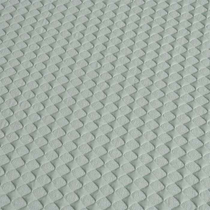 91家纺网 家纺一手货源 找家纺 畅畅家纺 2026新款锦氨夏被PE凉感豆豆凉席绣花三明治复合床裙三件套四件套 格韵-绿-床裙款