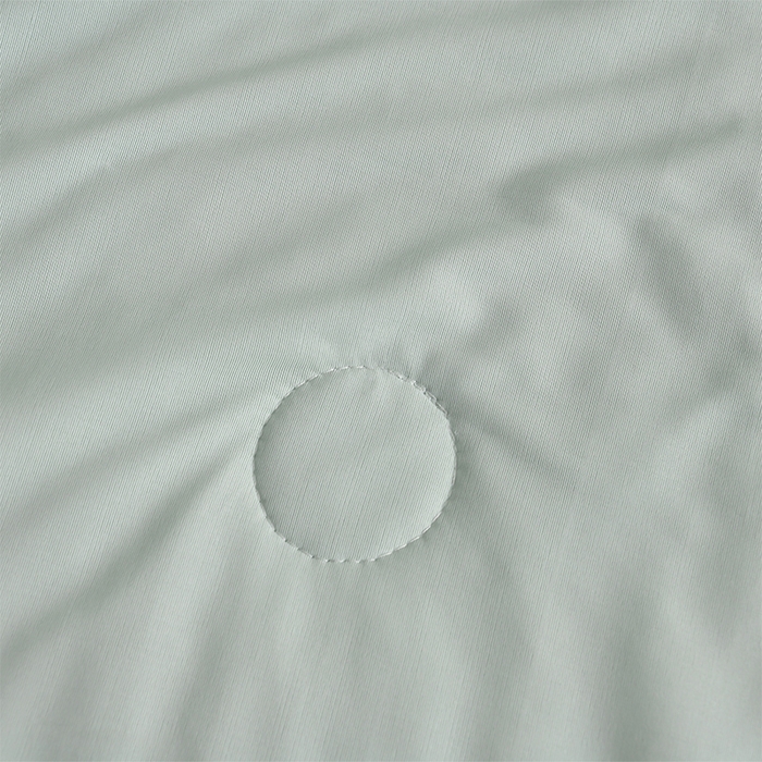 91家纺网 家纺一手货源 找家纺 畅畅家纺 2026新款锦氨夏被PE凉感豆豆凉席绣花三明治复合床裙三件套四件套 格韵-绿-床裙款