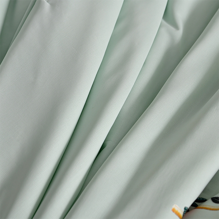 91家纺网 家纺一手货源 找家纺 畅畅家纺 2026新款锦氨夏被PE凉感豆豆凉席绣花三明治复合床裙三件套四件套 格韵-绿-床裙款