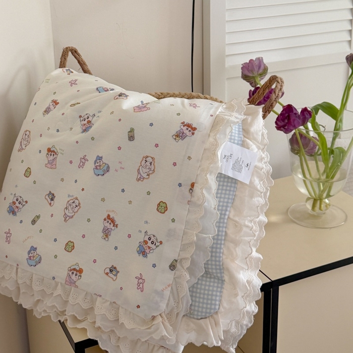 91家纺网 家纺一手货源 找家纺 暖生活 2026春夏新款全棉花边款夏被夏凉被空调被-卡通版 快乐小新