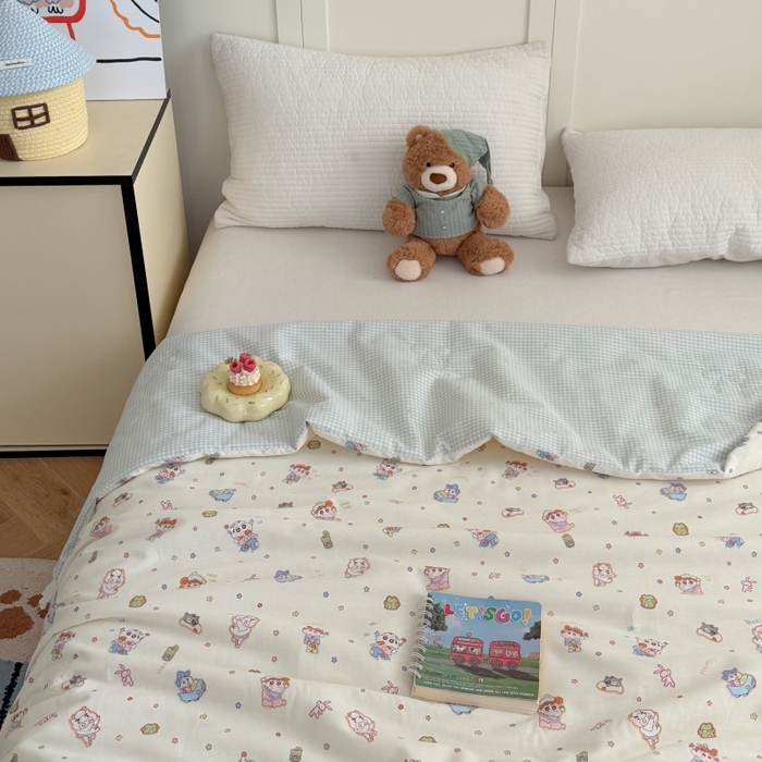 91家纺网 家纺一手货源 找家纺 暖生活 2026春夏新款全棉花边款夏被夏凉被空调被-卡通版 快乐小新