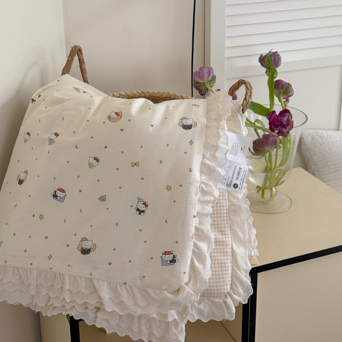 91家纺网 家纺一手货源 找家纺 暖生活 2026春夏新款全棉花边款夏被夏凉被空调被-卡通版 星月凯蒂