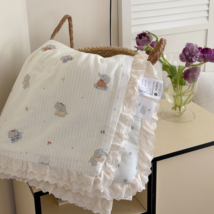91家纺网 家纺一手货源 找家纺 暖生活 2026春夏新款全棉花边款夏被夏凉被空调被-卡通版 字母小象