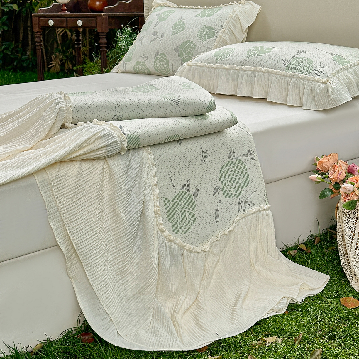 91家纺网 家纺一手货源 找家纺 乐朵家居 2026新款 奶芙 玫瑰 弧度款 凉豆豆 凉席三件套 绿