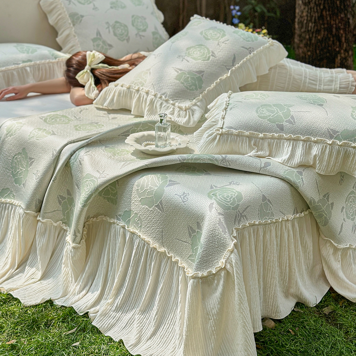 91家纺网 家纺一手货源 找家纺 乐朵家居 2026新款 奶芙 玫瑰 弧度款 凉豆豆 凉席三件套 绿