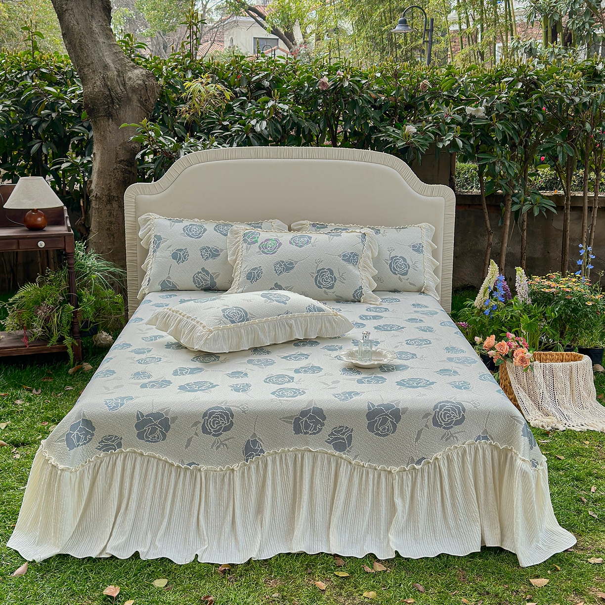 91家纺网 家纺一手货源 找家纺 乐朵家居 2026新款 奶芙 玫瑰 弧度款 凉豆豆 凉席三件套 蓝