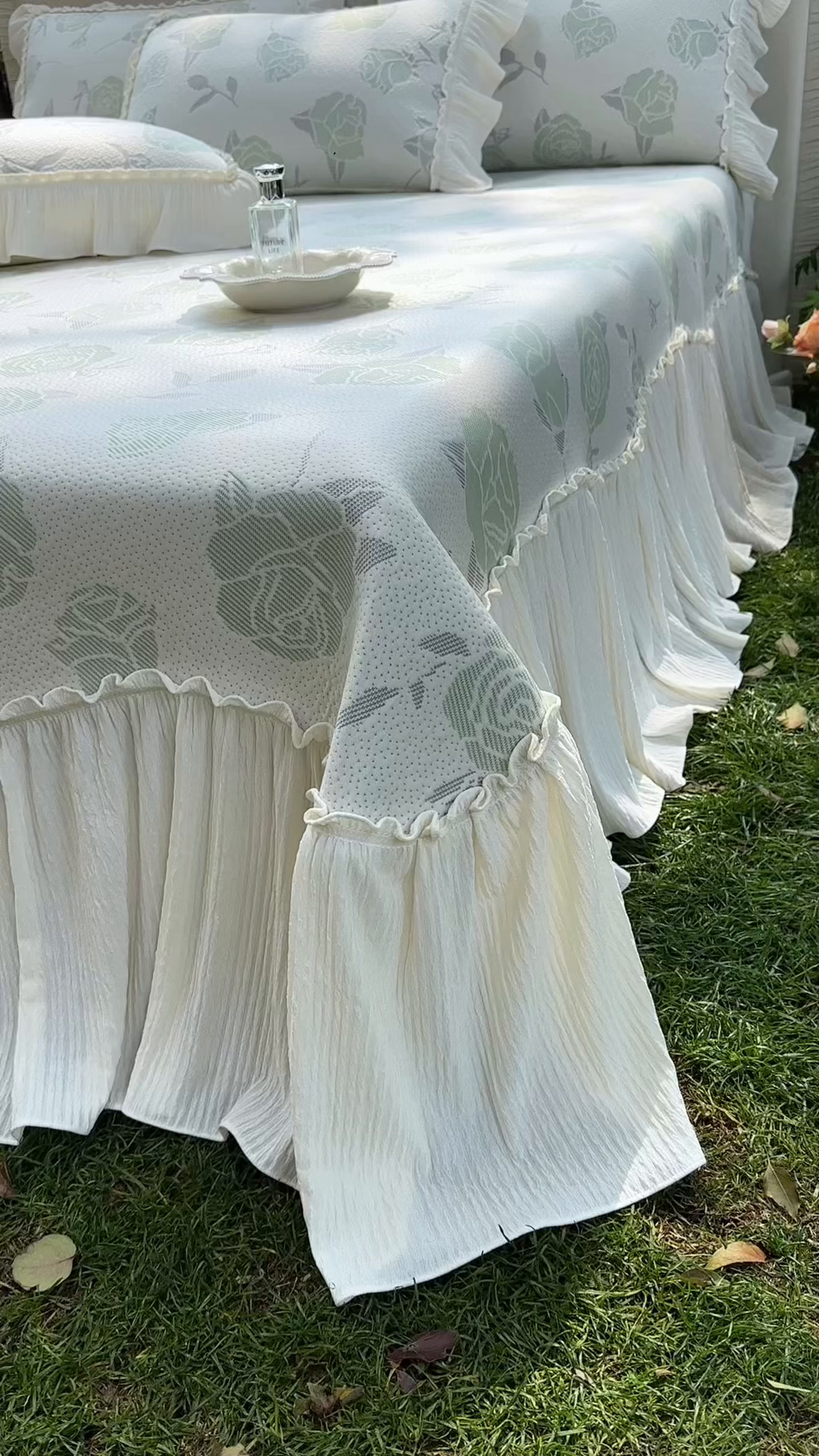 91家纺网 家纺一手货源 找家纺 乐朵家居 2026新款 奶芙 玫瑰 弧度款 凉豆豆 凉席三件套 绿