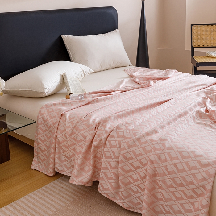 91家纺网 家纺一手货源 找家纺 悦然毛巾被 2026新款竹纤维冷感毯盖毯再生素纤维休闲夏被毛巾被夏凉被空调被 格韵梦享粉