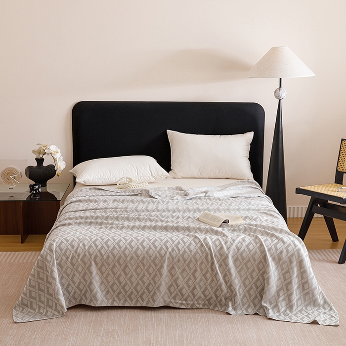 91家纺网 家纺一手货源 找家纺 悦然毛巾被 2026新款竹纤维冷感毯盖毯再生素纤维休闲夏被毛巾被夏凉被空调被 格韵梦享银