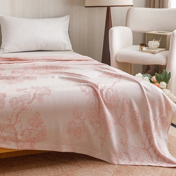 91家纺网 家纺一手货源 找家纺 悦然毛巾被 2026新款竹纤维冷感毯盖毯再生素纤维休闲夏被毛巾被夏凉被空调被 浪漫花开粉