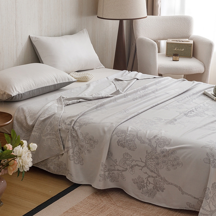 91家纺网 家纺一手货源 找家纺 悦然毛巾被 2026新款竹纤维冷感毯盖毯再生素纤维休闲夏被毛巾被夏凉被空调被 浪漫花开银