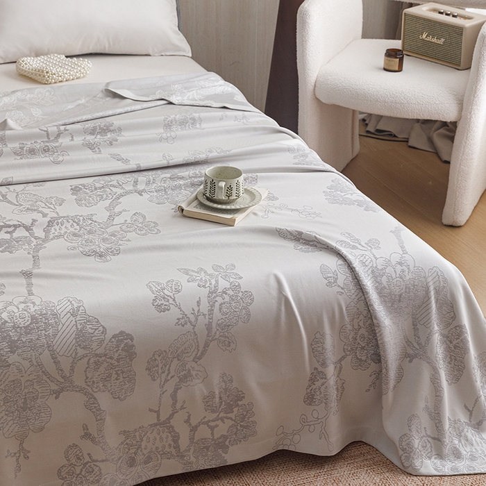 91家纺网 家纺一手货源 找家纺 悦然毛巾被 2026新款竹纤维冷感毯盖毯再生素纤维休闲夏被毛巾被夏凉被空调被 浪漫花开银