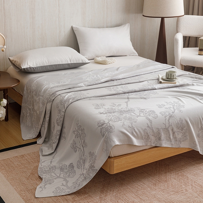 91家纺网 家纺一手货源 找家纺 悦然毛巾被 2026新款竹纤维冷感毯盖毯再生素纤维休闲夏被毛巾被夏凉被空调被 浪漫花开银