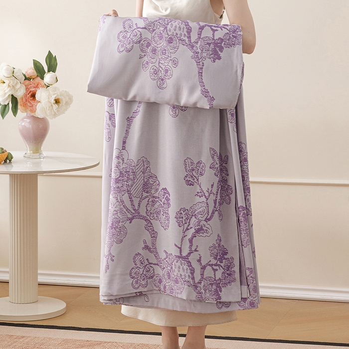 91家纺网 家纺一手货源 找家纺 悦然毛巾被 2026新款竹纤维冷感毯盖毯再生素纤维休闲夏被毛巾被夏凉被空调被 浪漫花开紫