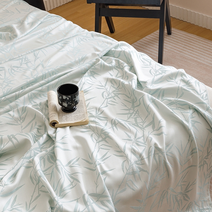 91家纺网 家纺一手货源 找家纺 悦然毛巾被 2026新款竹纤维冷感毯盖毯再生素纤维休闲夏被毛巾被夏凉被空调被 竹语织锦蓝