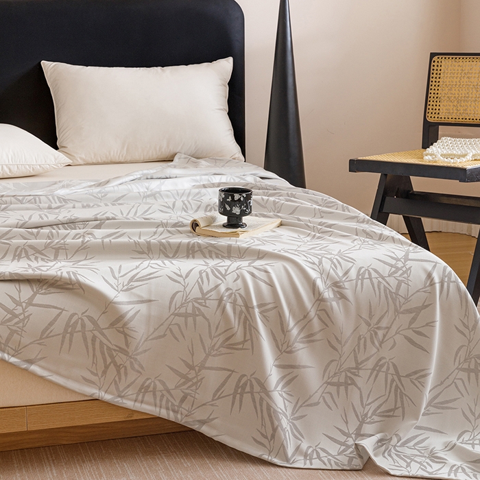 91家纺网 家纺一手货源 找家纺 悦然毛巾被 2026新款竹纤维冷感毯盖毯再生素纤维休闲夏被毛巾被夏凉被空调被 竹语织锦银