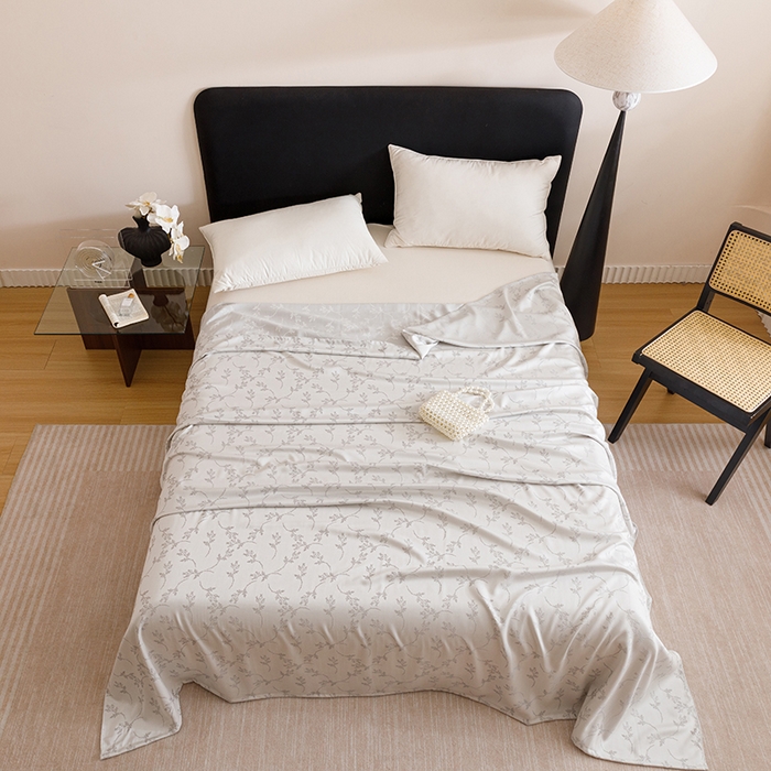 91家纺网 家纺一手货源 找家纺 悦然毛巾被 2026新款竹纤维冷感毯盖毯再生素纤维休闲夏被毛巾被夏凉被空调被 竹韵叶梦银