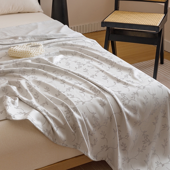 91家纺网 家纺一手货源 找家纺 悦然毛巾被 2026新款竹纤维冷感毯盖毯再生素纤维休闲夏被毛巾被夏凉被空调被 竹韵叶梦银