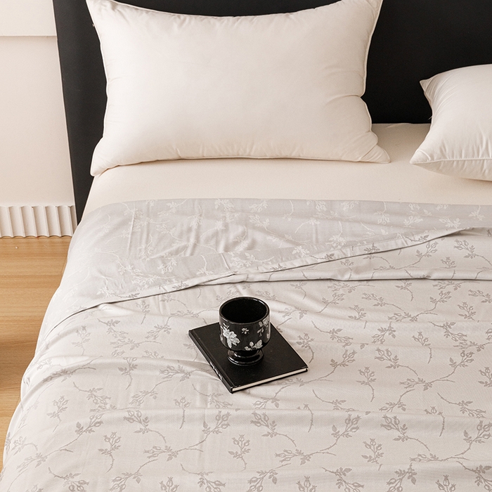 91家纺网 家纺一手货源 找家纺 悦然毛巾被 2026新款竹纤维冷感毯盖毯再生素纤维休闲夏被毛巾被夏凉被空调被 竹韵叶梦银