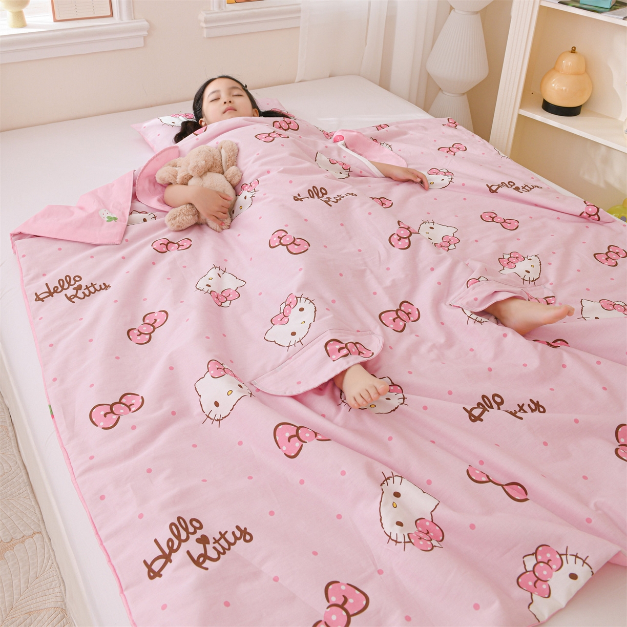 91家纺网 家纺一手货源 找家纺 名兮家居 2026新款经典奥特曼三丽鸥A类全棉纯棉儿童睡袋护肚防踢被 防踢被-呆萌kt