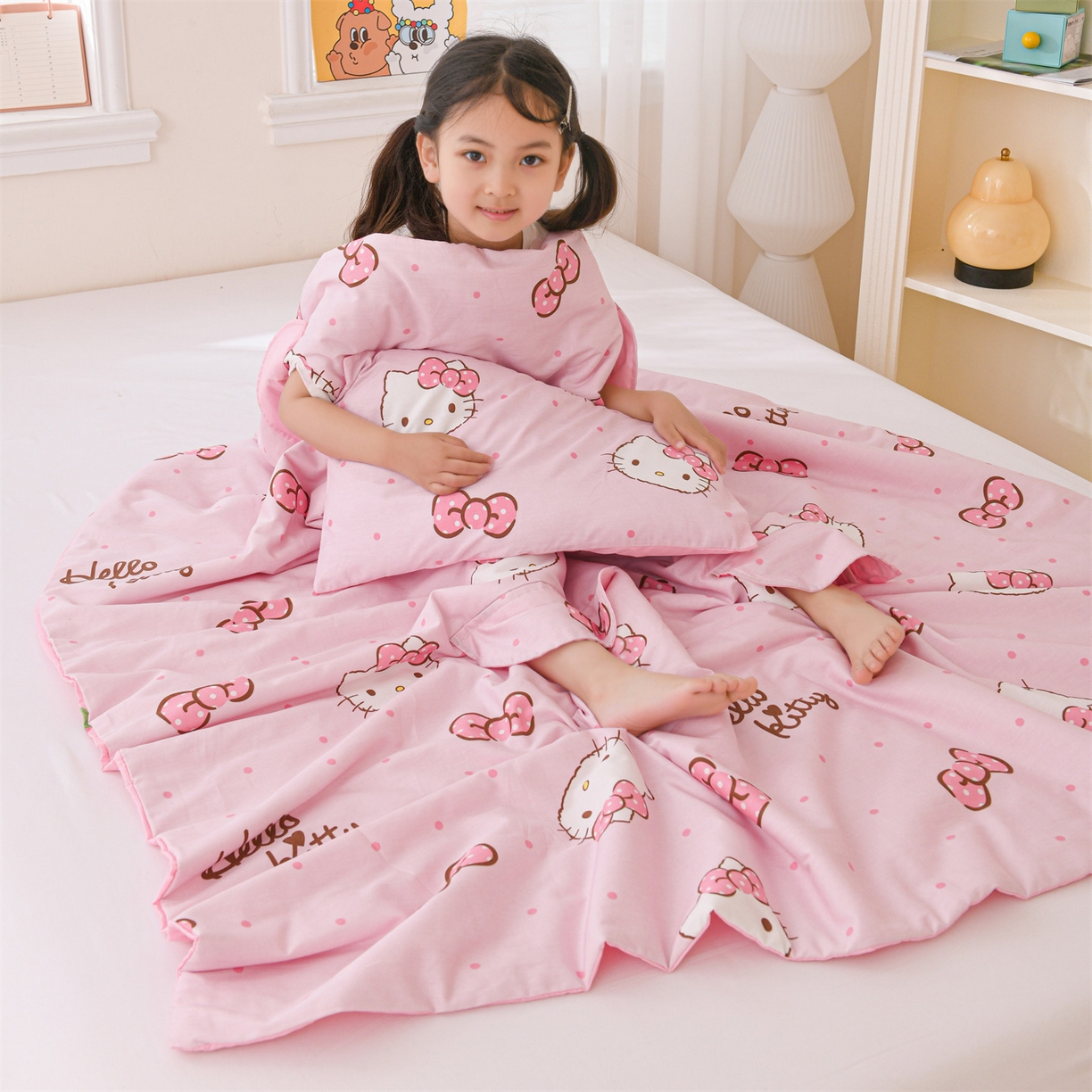 91家纺网 家纺一手货源 找家纺 名兮家居 2026新款经典奥特曼三丽鸥A类全棉纯棉儿童睡袋护肚防踢被 防踢被-呆萌kt