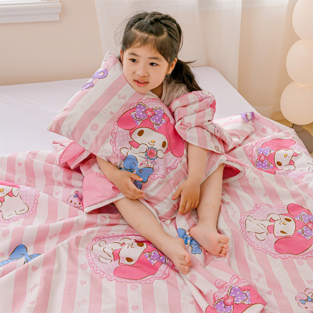 91家纺网 家纺一手货源 找家纺 名兮家居 2026新款经典奥特曼三丽鸥A类全棉纯棉儿童睡袋护肚防踢被 防踢被-竖条美乐蒂