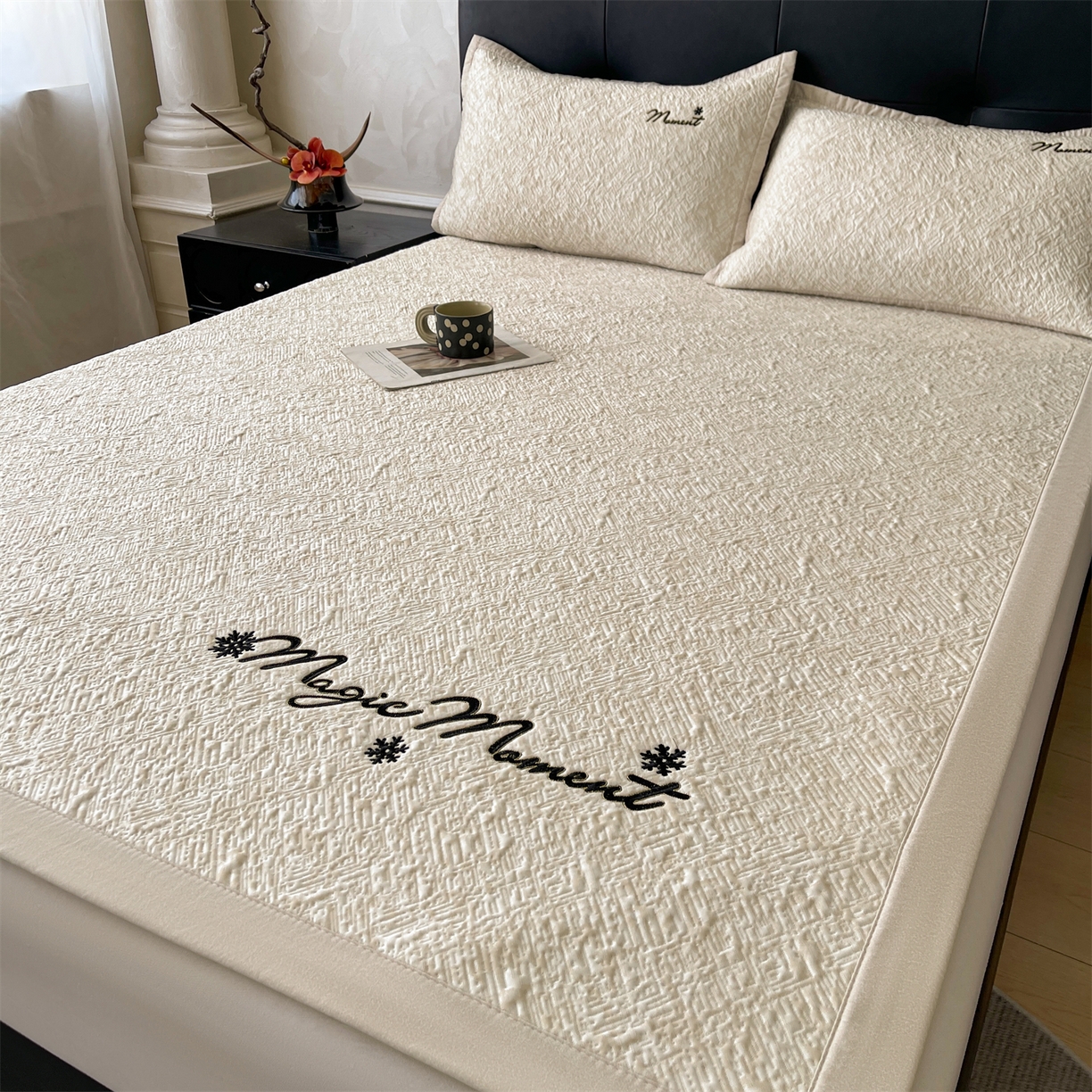 91家纺网 家纺一手货源 找家纺 （总）慕木家纺 2026新款巴洛克刺绣系列冰豆豆凉席和床笠凉席席子空调软席