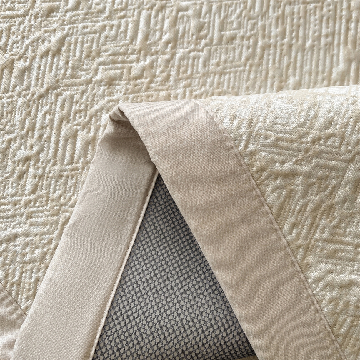 91家纺网 家纺一手货源 找家纺 慕木家纺 2026新款巴洛克刺绣系列冰豆豆凉席和床笠凉席席子空调软席 巴洛克-卡其 床席款