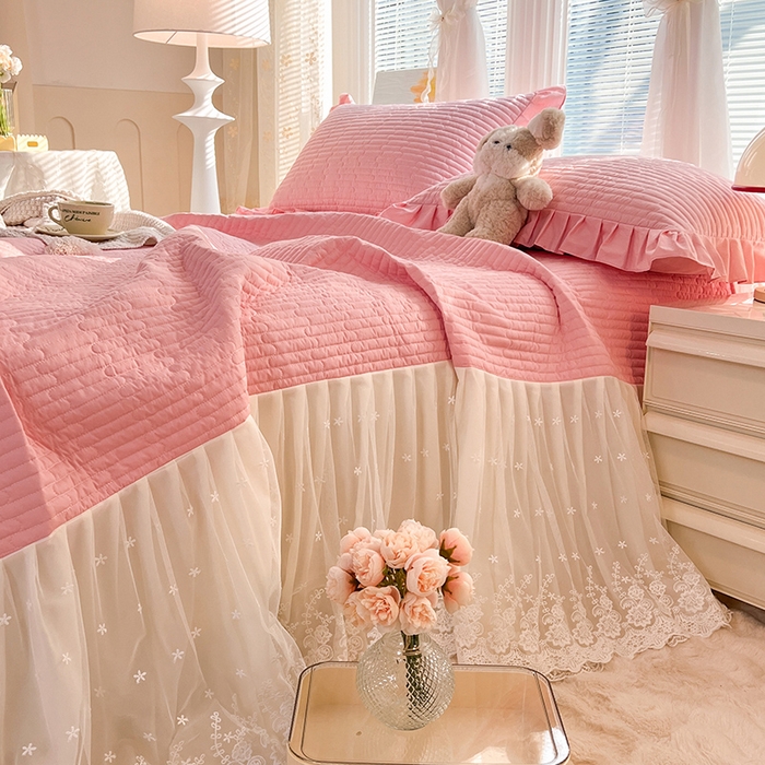 91家纺网 家纺一手货源 找家纺 （总）花香四季家纺 2026新款13376全棉夹棉床裙三件套13372纯棉纯色四件套套件蕾丝公主风