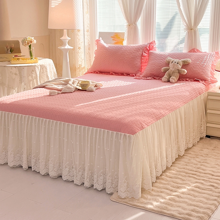 91家纺网 家纺一手货源 找家纺 （总）花香四季家纺 2026新款13376全棉夹棉床裙三件套13372纯棉纯色四件套套件蕾丝公主风