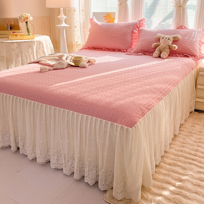 91家纺网 家纺一手货源 找家纺 （总）花香四季家纺 2026新款13376全棉夹棉床裙三件套13372纯棉纯色四件套套件蕾丝公主风