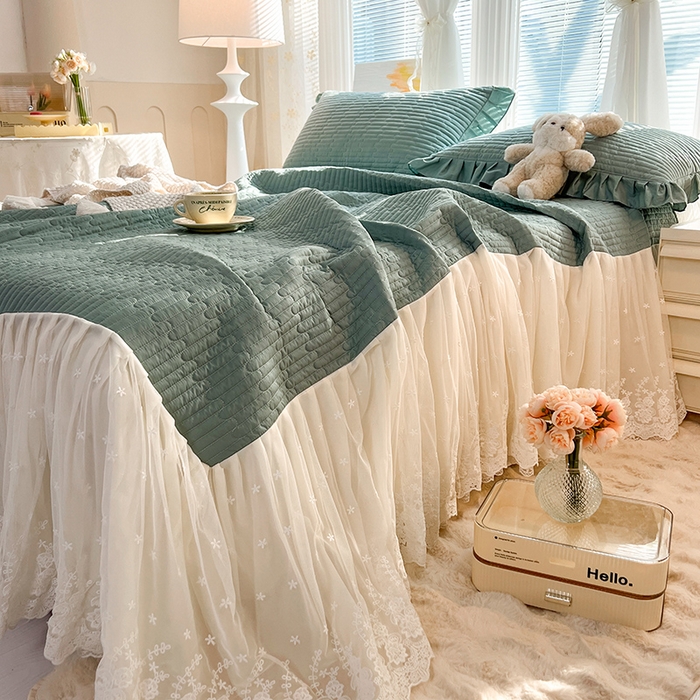 91家纺网 家纺一手货源 找家纺 （总）花香四季家纺 2026新款13376全棉夹棉床裙三件套13372纯棉纯色四件套套件蕾丝公主风