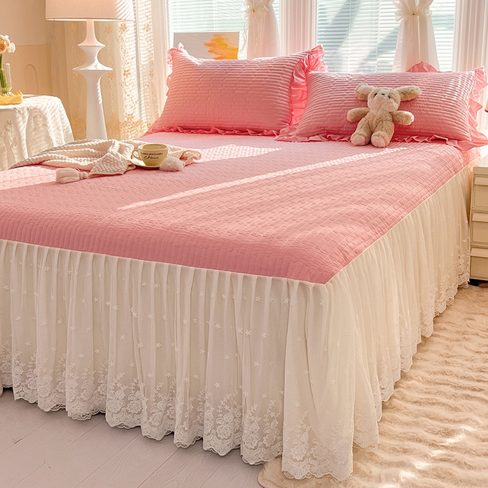 91家纺网 家纺一手货源 找家纺 （总）花香四季家纺 2026新款13376全棉夹棉床裙三件套13372纯棉纯色四件套套件蕾丝公主风