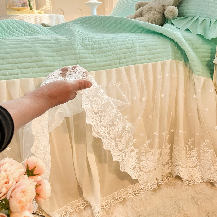 91家纺网 家纺一手货源 找家纺 （总）花香四季家纺 2026新款13376全棉夹棉床裙三件套13372纯棉纯色四件套套件蕾丝公主风