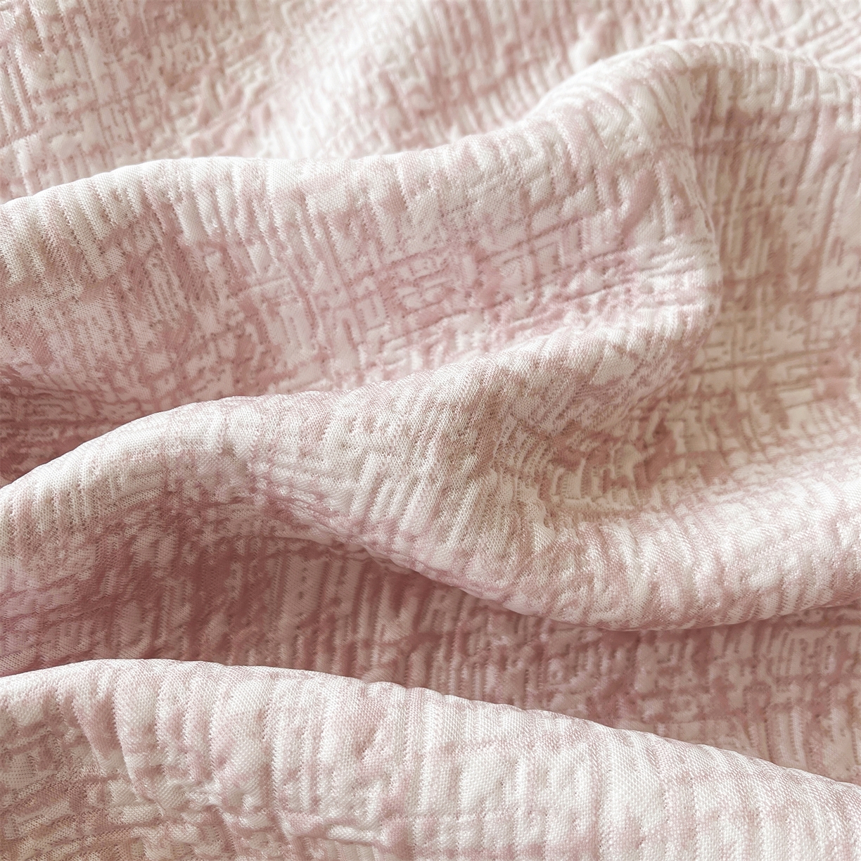 91家纺网 家纺一手货源 找家纺 慕木家纺 2026新款巴洛克刺绣系列冰豆豆凉席和床笠凉席席子空调软席 巴洛克-粉 床席款