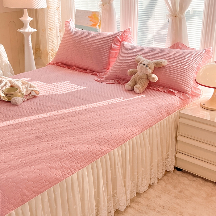 91家纺网 家纺一手货源 找家纺 （总）花香四季家纺 2026新款13376全棉夹棉床裙三件套13372纯棉纯色四件套套件蕾丝公主风