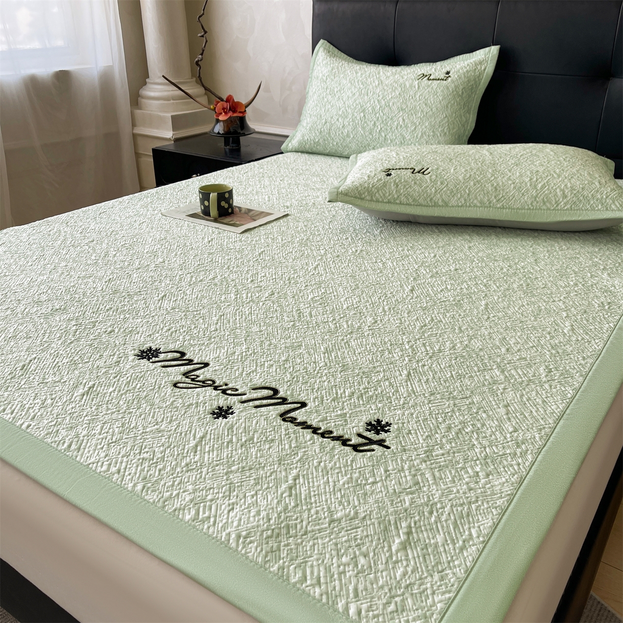 91家纺网 家纺一手货源 找家纺 慕木家纺 2026新款巴洛克刺绣系列冰豆豆凉席和床笠凉席席子空调软席 巴洛克-绿 床席款