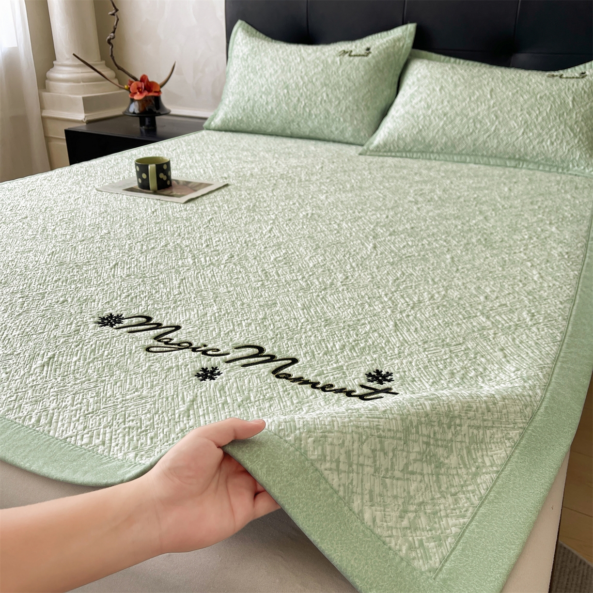 91家纺网 家纺一手货源 找家纺 慕木家纺 2026新款巴洛克刺绣系列冰豆豆凉席和床笠凉席席子空调软席 巴洛克-绿 床席款