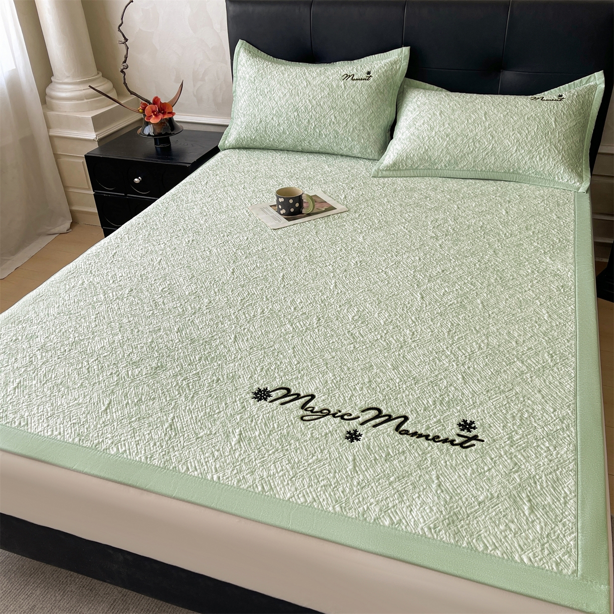 91家纺网 家纺一手货源 找家纺 慕木家纺 2026新款巴洛克刺绣系列冰豆豆凉席和床笠凉席席子空调软席 巴洛克-绿 床席款