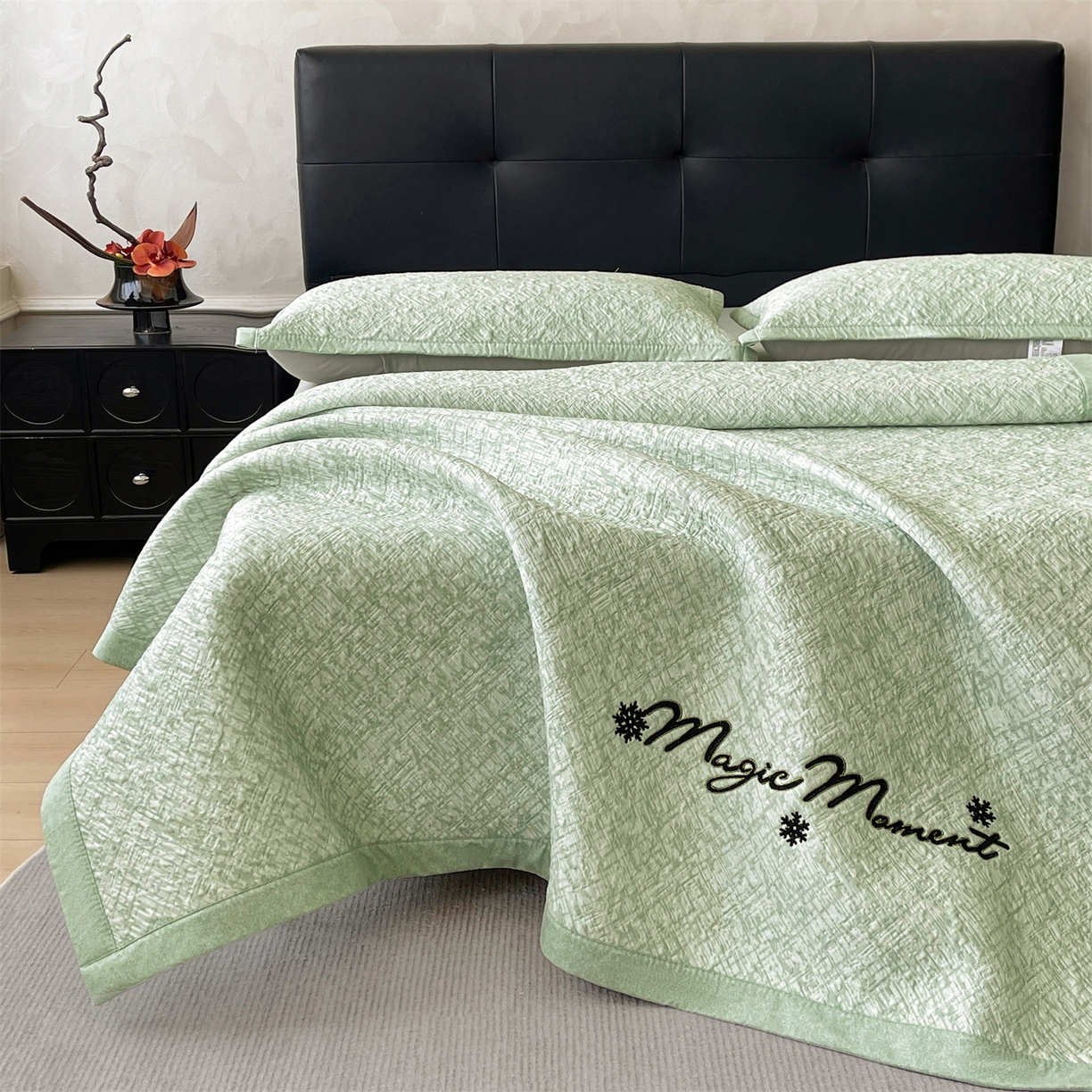 91家纺网 家纺一手货源 找家纺 慕木家纺 2026新款巴洛克刺绣系列冰豆豆凉席和床笠凉席席子空调软席 巴洛克-绿 床席款