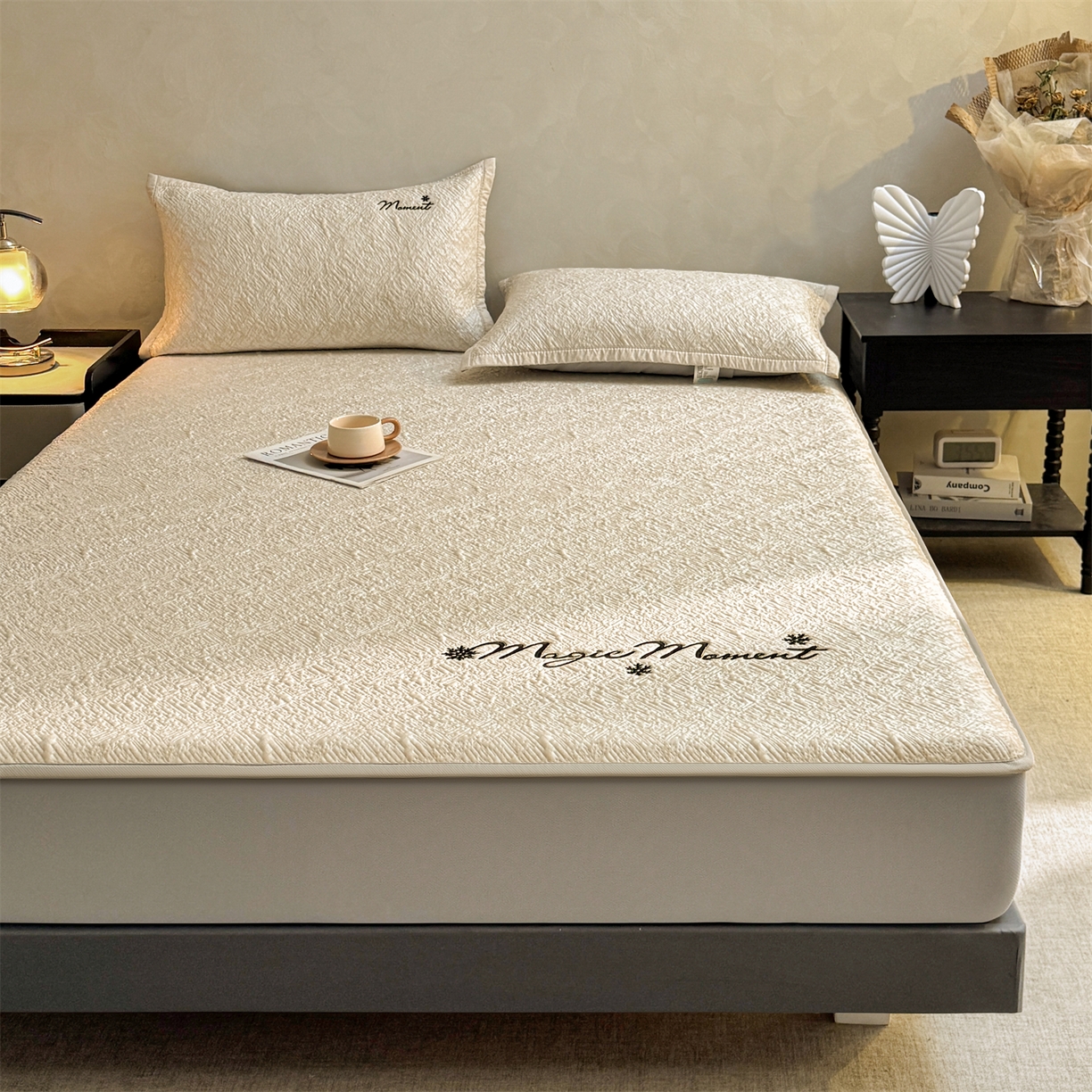 91家纺网 家纺一手货源 找家纺 慕木家纺 2026新款巴洛克刺绣系列冰豆豆凉席和床笠凉席席子空调软席 巴洛克-卡其 床笠款