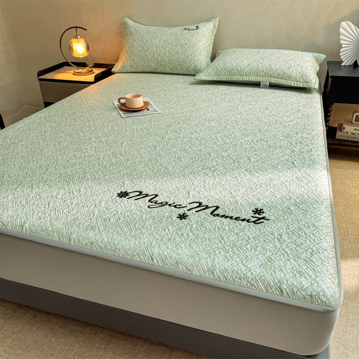 91家纺网 家纺一手货源 找家纺 慕木家纺 2026新款巴洛克刺绣系列冰豆豆凉席和床笠凉席席子空调软席 巴洛克-绿 床笠款