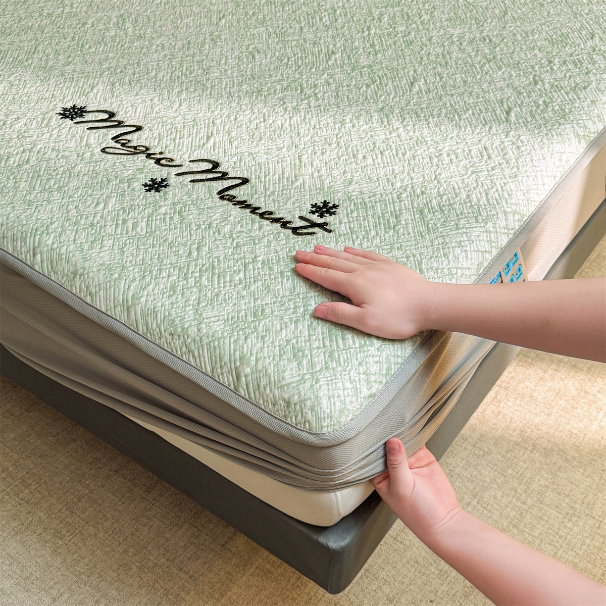 91家纺网 家纺一手货源 找家纺 慕木家纺 2026新款巴洛克刺绣系列冰豆豆凉席和床笠凉席席子空调软席 巴洛克-绿 床笠款