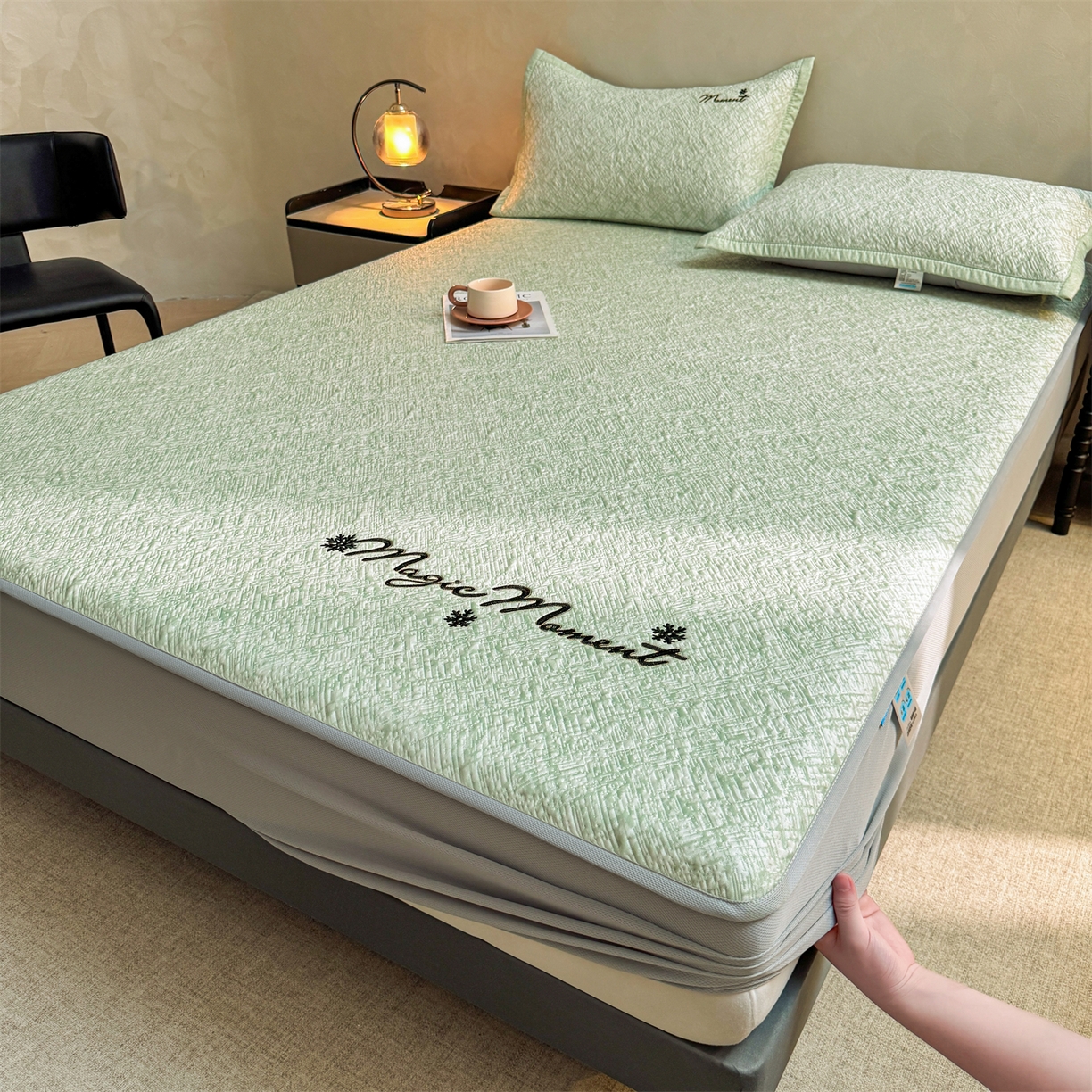 91家纺网 家纺一手货源 找家纺 慕木家纺 2026新款巴洛克刺绣系列冰豆豆凉席和床笠凉席席子空调软席 巴洛克-绿 床笠款