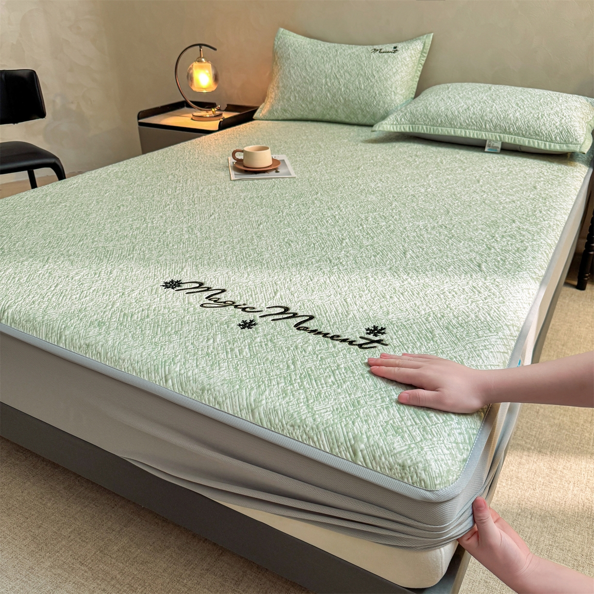 91家纺网 家纺一手货源 找家纺 慕木家纺 2026新款巴洛克刺绣系列冰豆豆凉席和床笠凉席席子空调软席 巴洛克-绿 床笠款